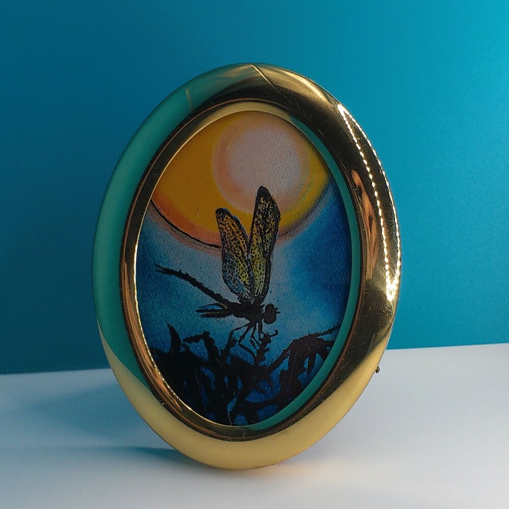 Mini Dragonfly 2.5"x3.5" within a new oval golden / shiny metal Frame